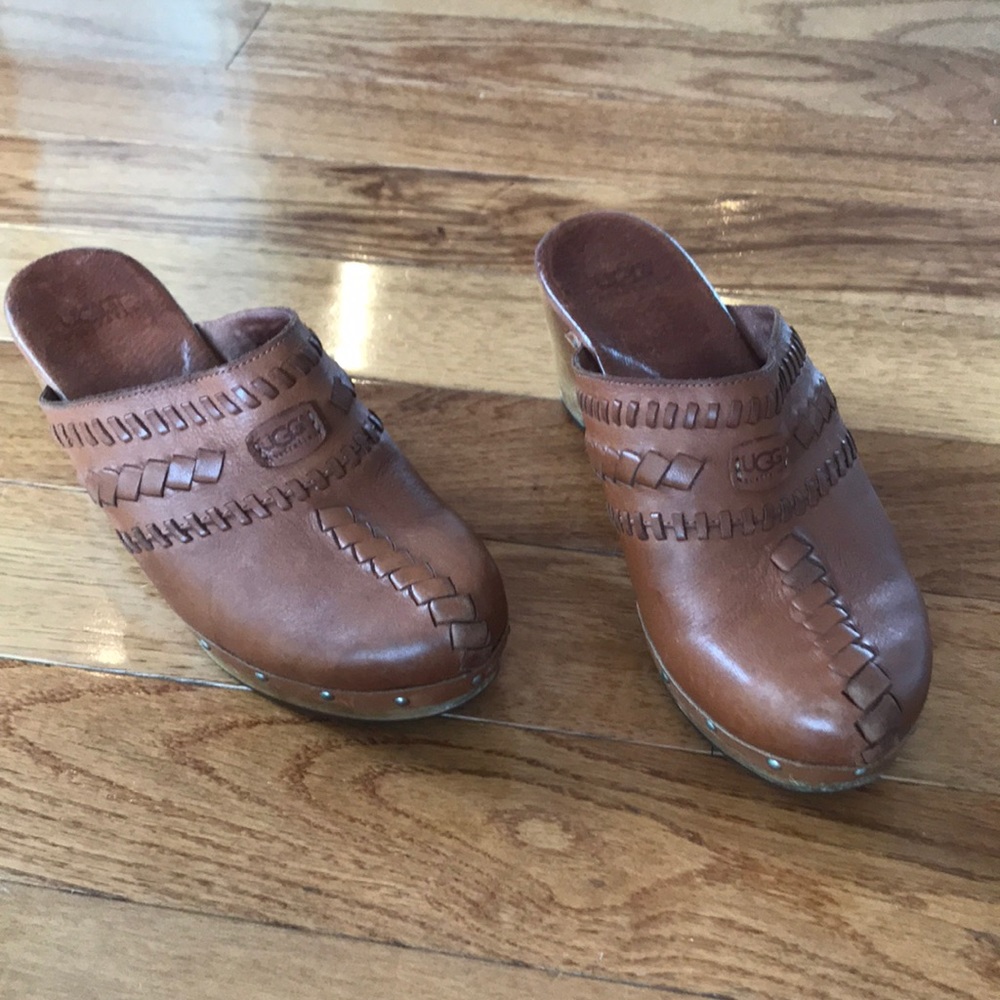 Ugg clogs